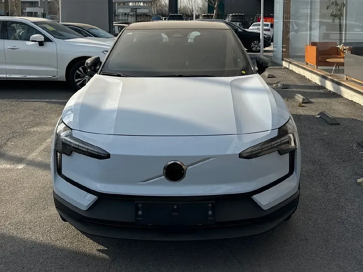 2025 Volvo EX30 BEV 66KWH,autocango,china used car exporter,china ev exporter,chinese used car exporter,chinese used ev exporter