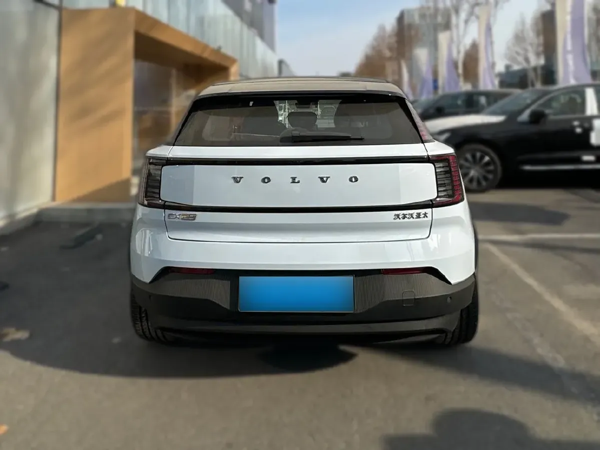 2025 Volvo EX30 BEV 66KWH,autocango,china used car exporter,china ev exporter,chinese used car exporter,chinese used ev exporter