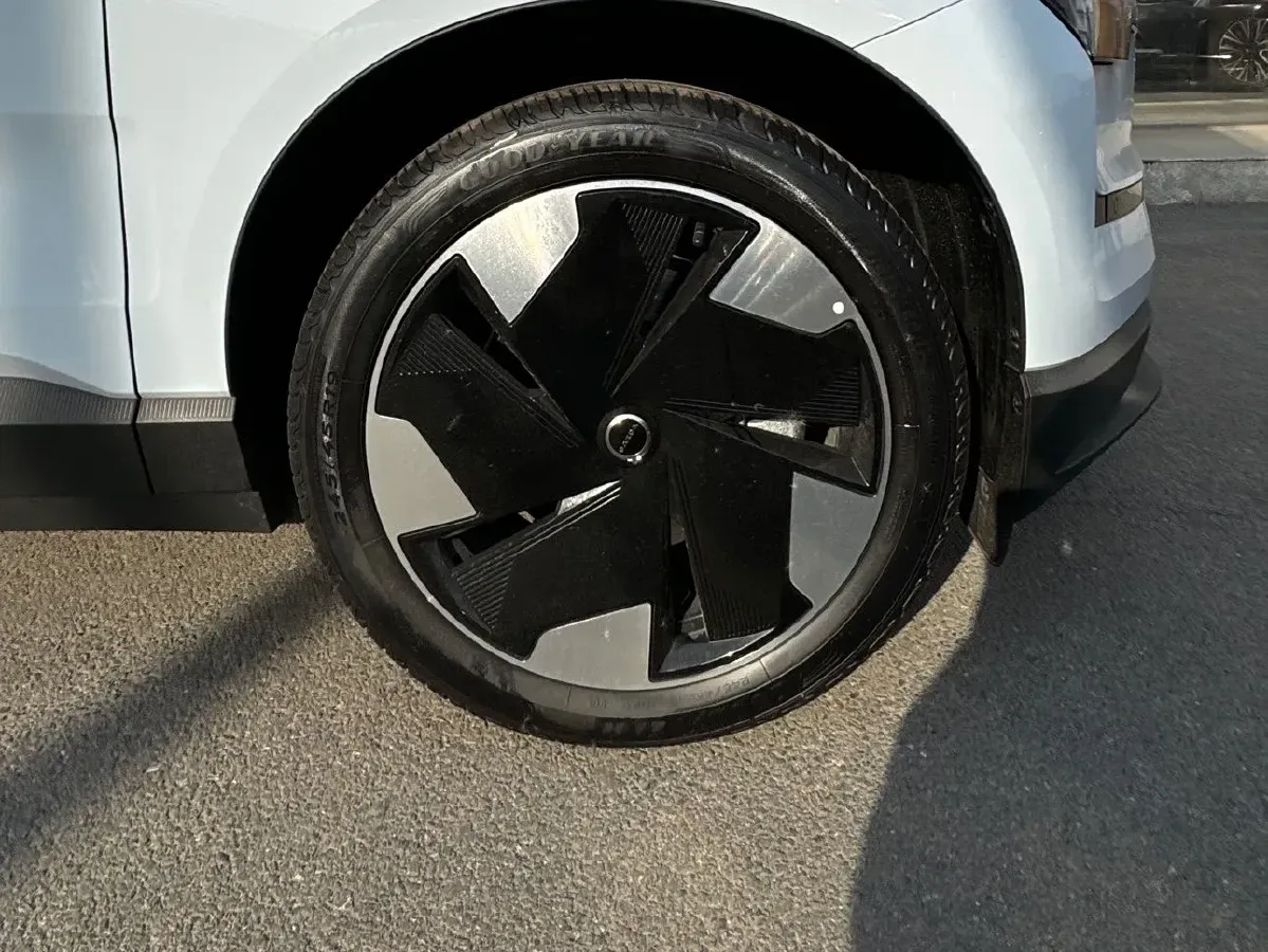 2025 Volvo EX30 BEV 66KWH,autocango,china used car exporter,china ev exporter,chinese used car exporter,chinese used ev exporter