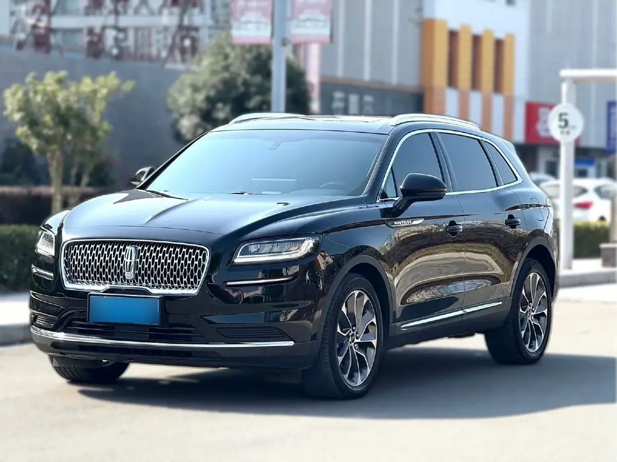 2021 Lincoln Nautilus 2.0T 245HP L4 8AT