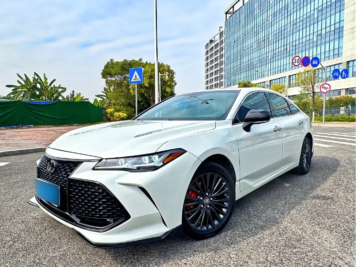 2021 Toyota Avalon 2.5L 209HP L4 8AT