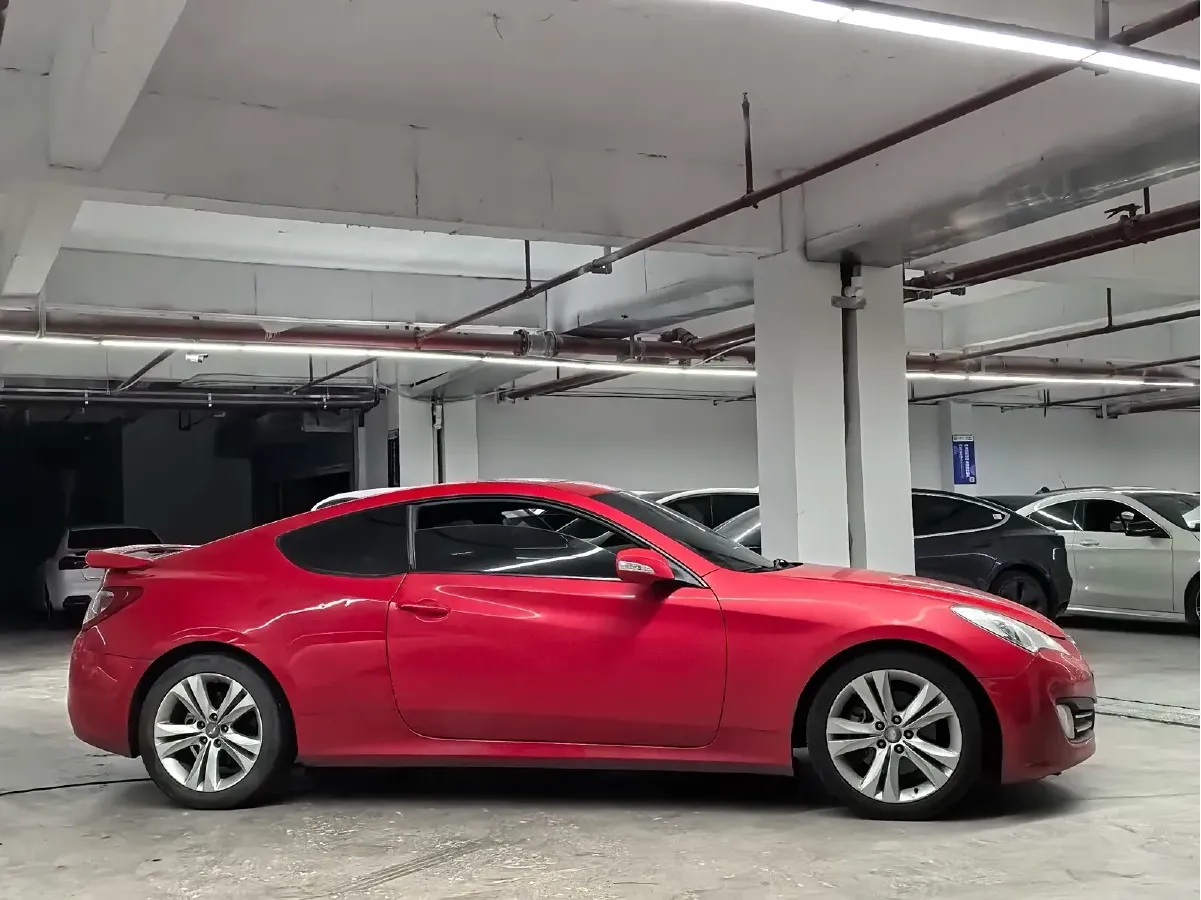 2012 Hyundai Rohens-Coupe 2.0T 260HP L4 8AT,autocango,china used car exporter,china ev exporter,chinese used car exporter,chinese used ev exporter