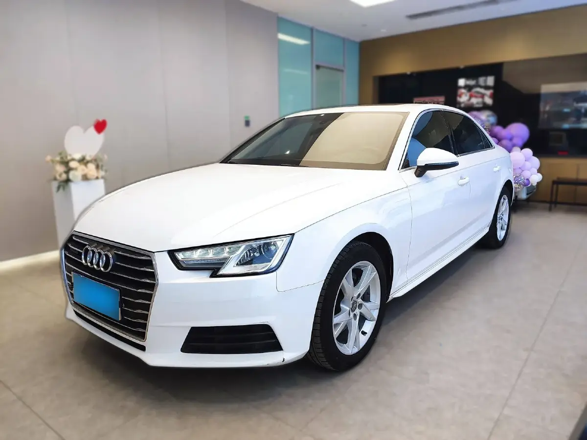 2017 Audi A4L 2.0T 190HP L4 7DCT