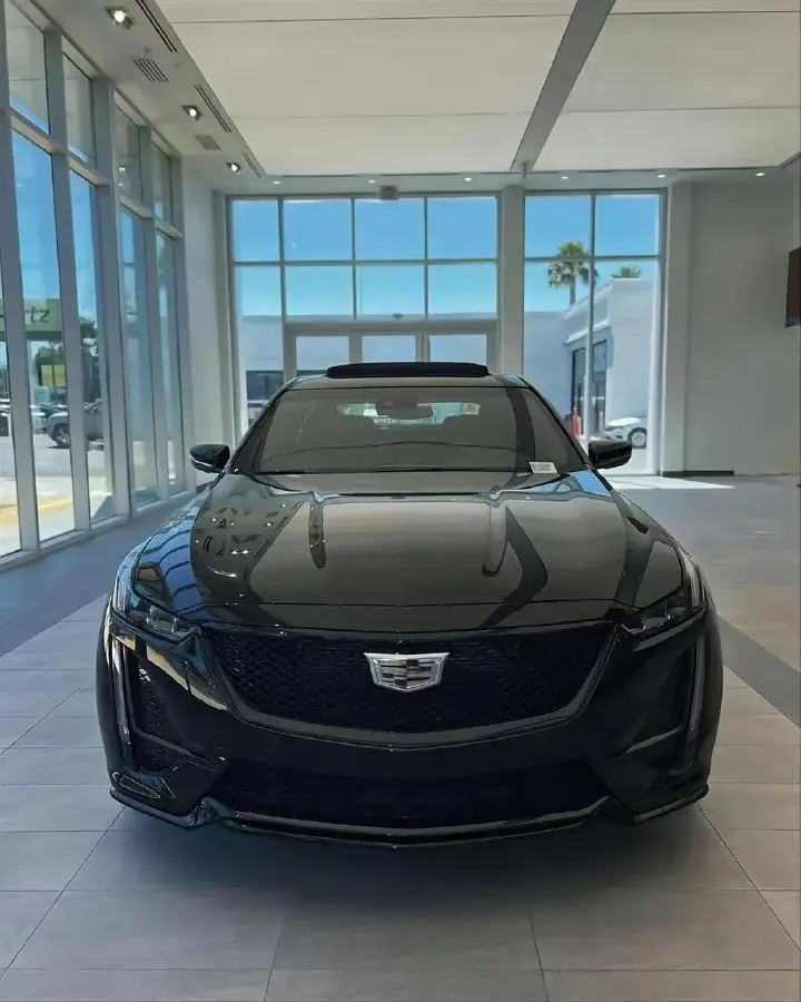 2023 Cadillac CT5 2.0T 237HP L4 10AT