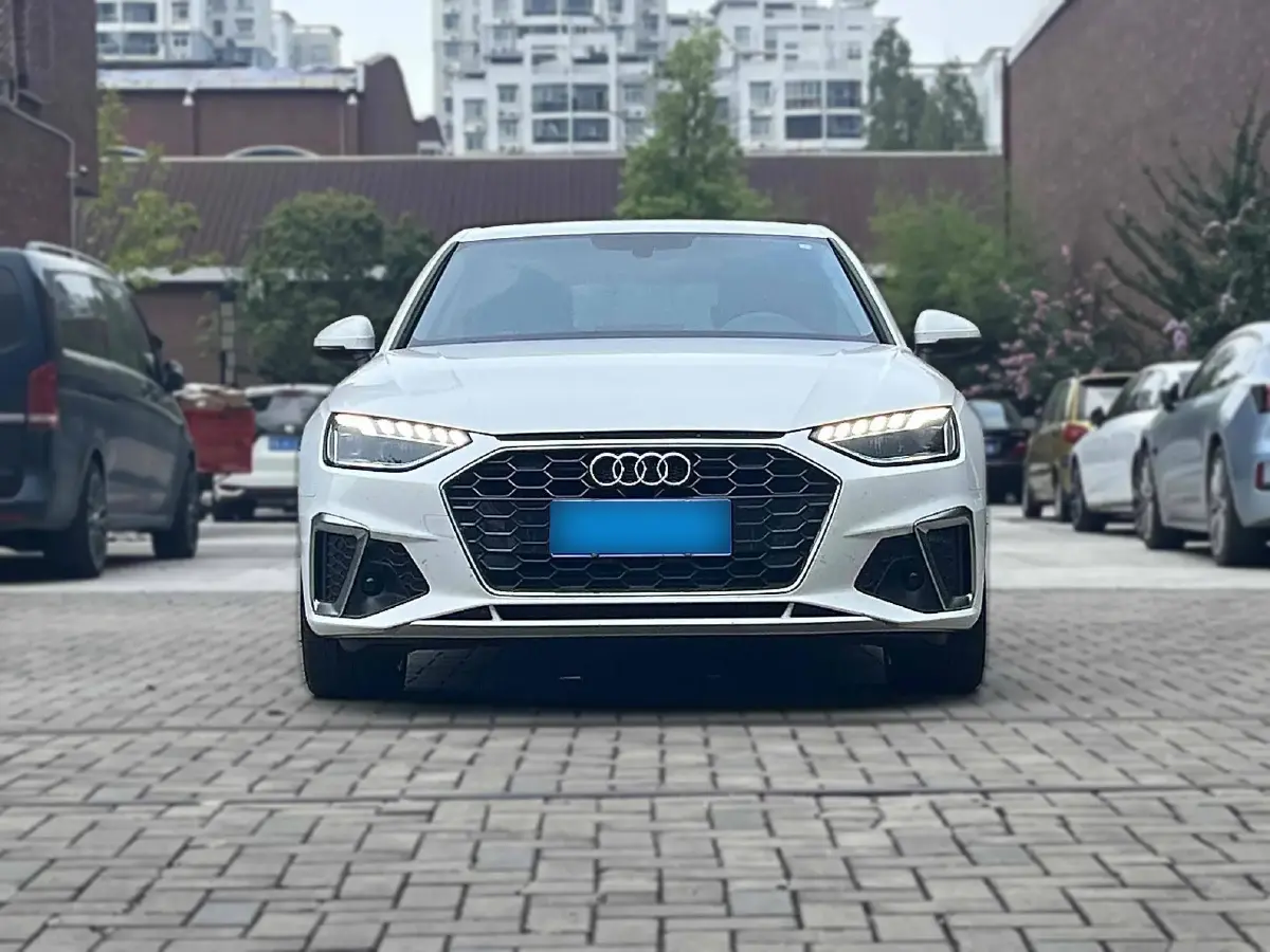 2020 Audi A4L 2.0T 190HP L4 7DCT
