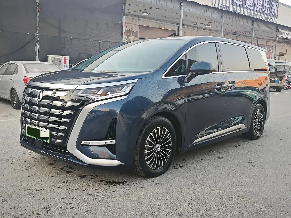 2022 Denza D9 1.5T 139HP L4 E-CVT PHEV 40.06KWH