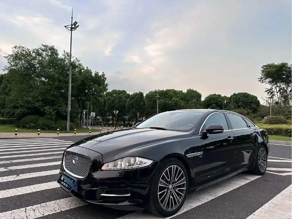 2015 Jaguar XJ 3.0T 340HP V6 8AT