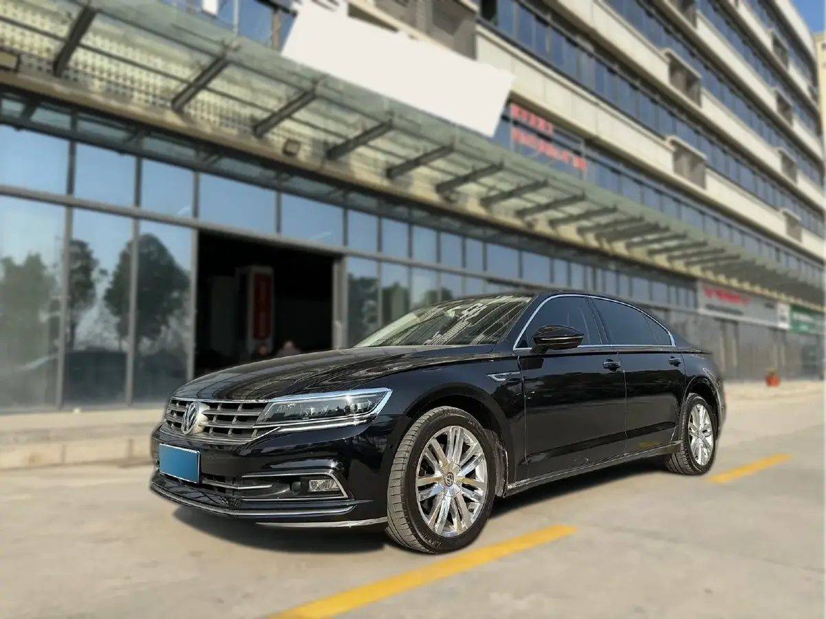 2018 Volkswagen Phideon 2.0T 224HP L4 7DCT