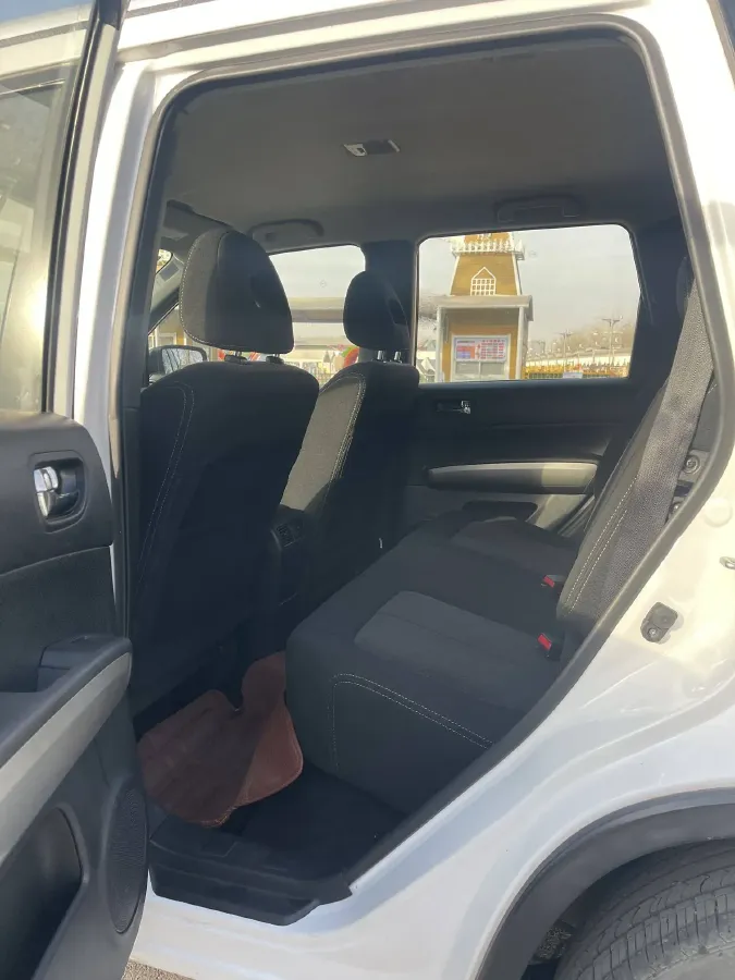 2015 DongFeng FengDu MX6 2.0L 144HP L4 CVT,autocango,china used car exporter,china ev exporter,chinese used car exporter,chinese used ev exporter