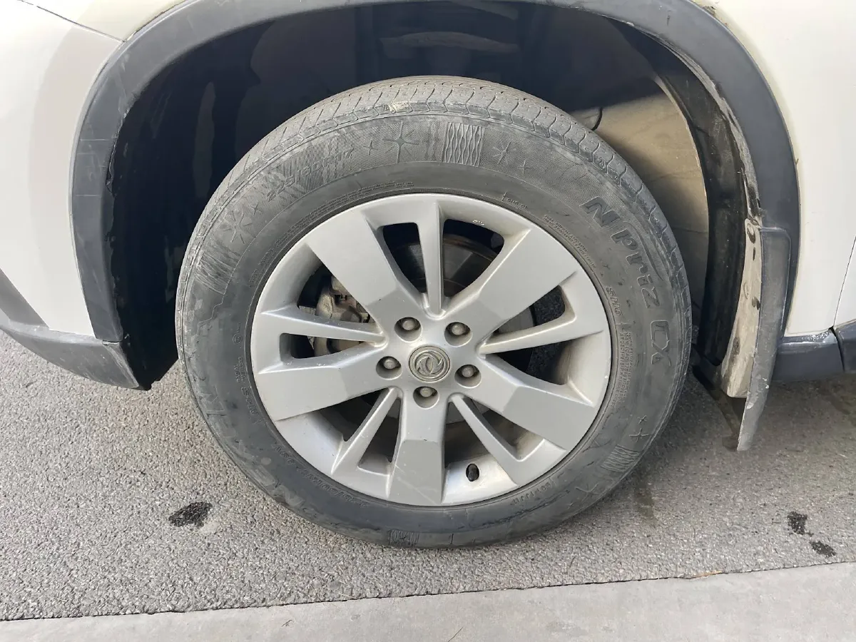 2015 DongFeng FengDu MX6 2.0L 144HP L4 CVT,autocango,china used car exporter,china ev exporter,chinese used car exporter,chinese used ev exporter