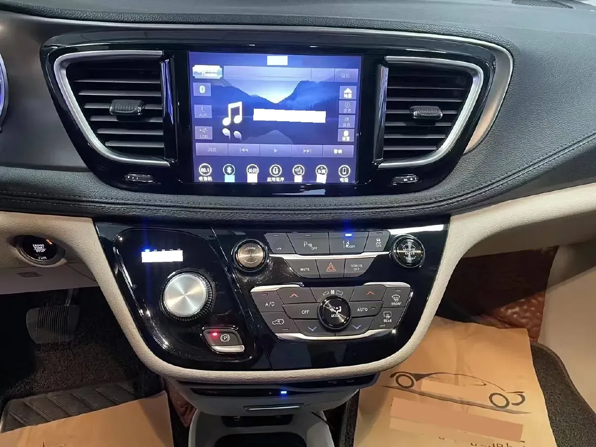 2017 Chrysler Pacifica 3.6L 279HP V6 9AT,autocango,china used car exporter,china ev exporter,chinese used car exporter,chinese used ev exporter