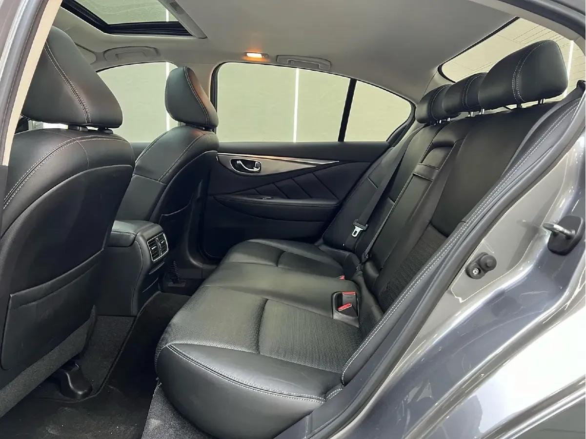 2014 Infiniti Q50 3.7L 351HP V6 7AT,autocango,china used car exporter,china ev exporter,chinese used car exporter,chinese used ev exporter