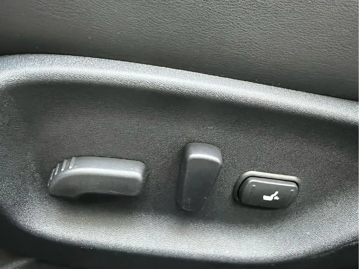 2014 Infiniti Q50 3.7L 351HP V6 7AT,autocango,china used car exporter,china ev exporter,chinese used car exporter,chinese used ev exporter