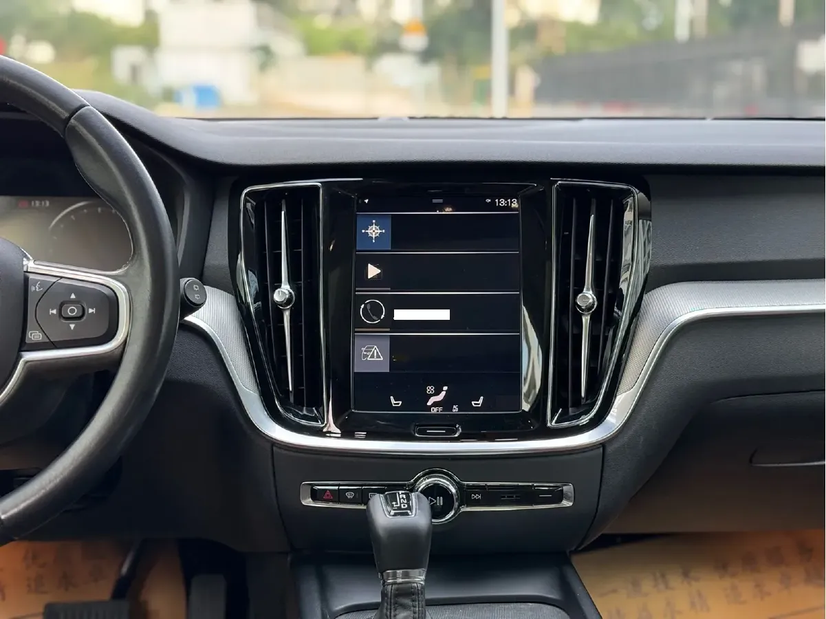 2020 Volvo V60 2.0T 254HP L4 8AT,autocango,china used car exporter,china ev exporter,chinese used car exporter,chinese used ev exporter