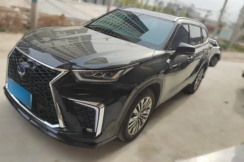 2023 Toyota Highlander 2.5L 189HP L4 E-CVT Hybrid