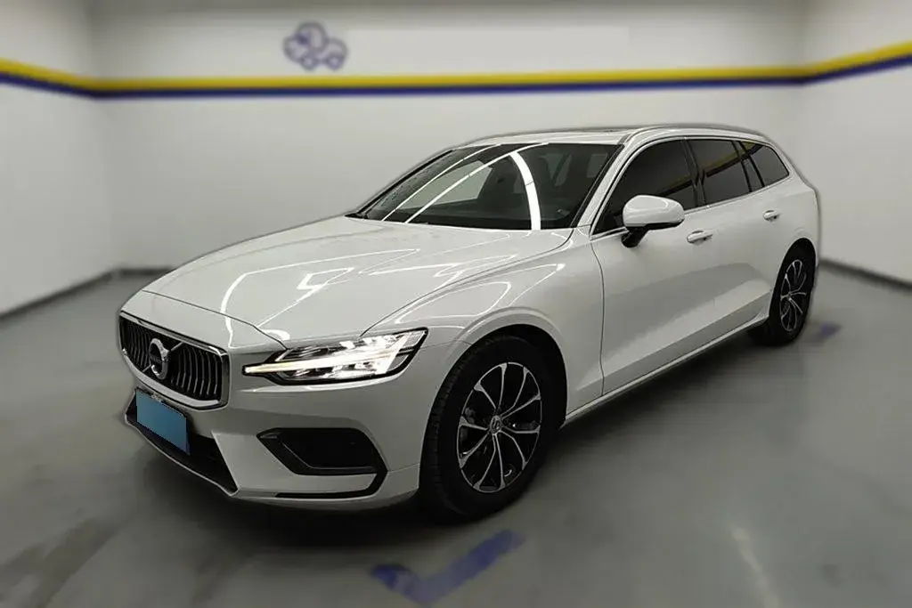 2020 Volvo V60 2.0T 190HP L4 8AT