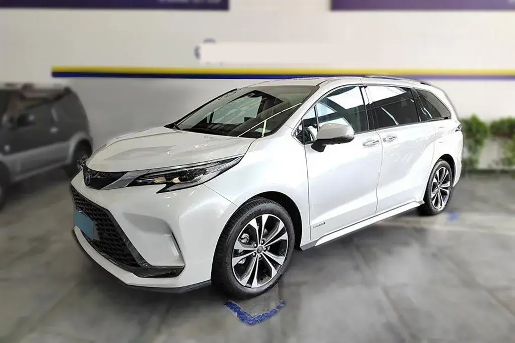 2023 Toyota Granvia 2.5L 189HP L4 E-CVT Hybrid