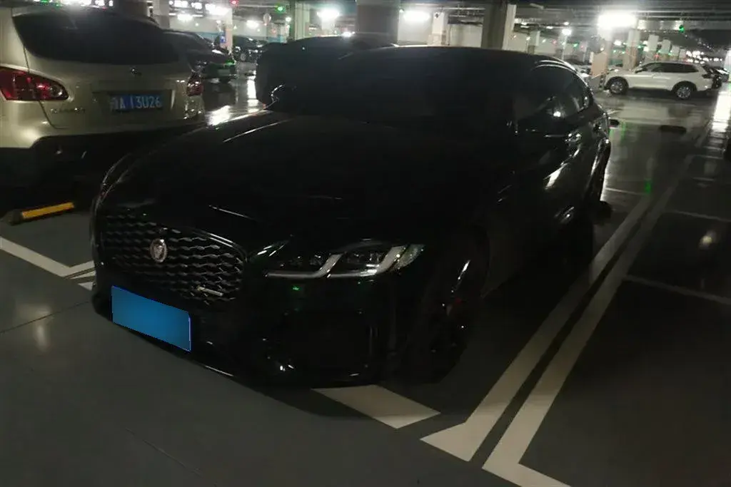 2023 Jaguar XFL 2.0T 300HP L4 8AT