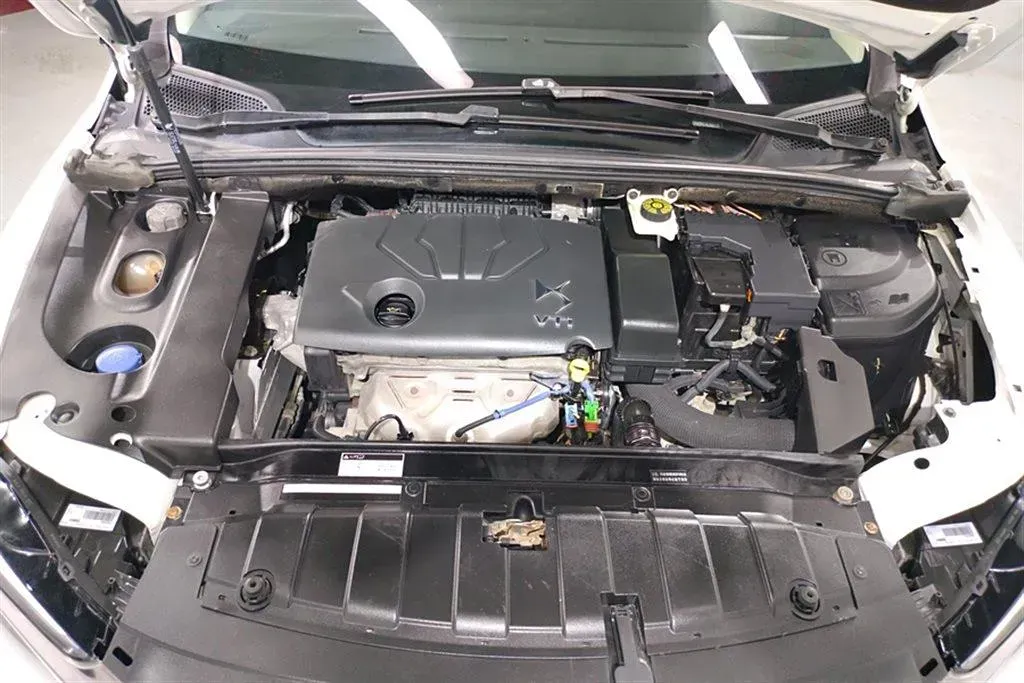 2014 DS 5LS 1.8L 139HP L4 6AT,autocango,china used car exporter,china ev exporter,chinese used car exporter,chinese used ev exporter