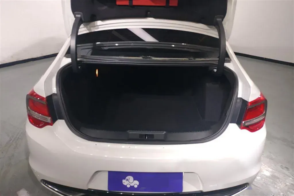 2014 DS 5LS 1.8L 139HP L4 6AT,autocango,china used car exporter,china ev exporter,chinese used car exporter,chinese used ev exporter