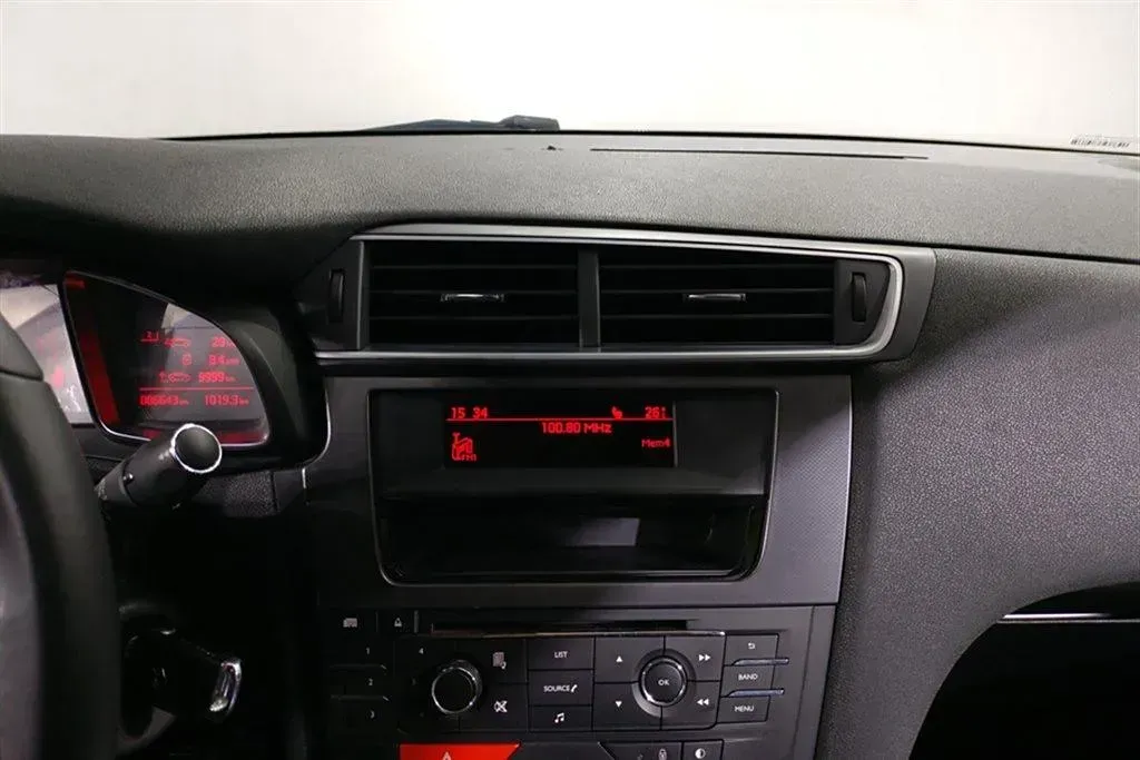 2014 DS 5LS 1.8L 139HP L4 6AT,autocango,china used car exporter,china ev exporter,chinese used car exporter,chinese used ev exporter