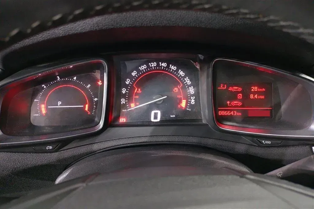 2014 DS 5LS 1.8L 139HP L4 6AT,autocango,china used car exporter,china ev exporter,chinese used car exporter,chinese used ev exporter