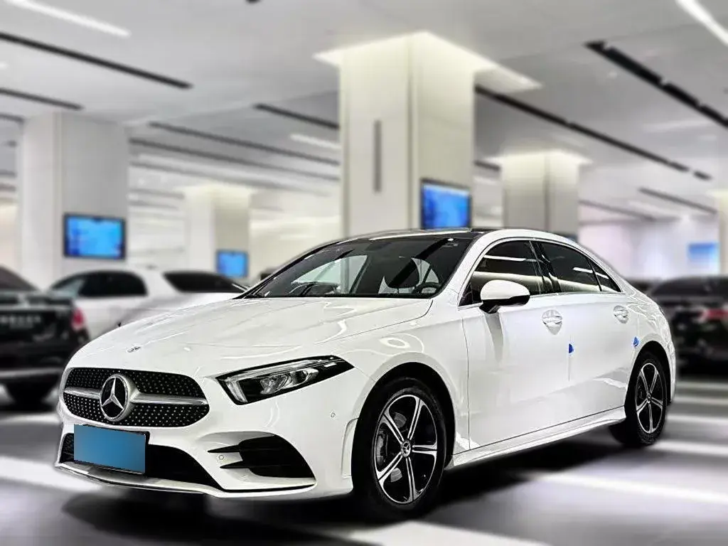 2019 Mercedes-Benz A Class 1.3T 136HP L4 7DCT