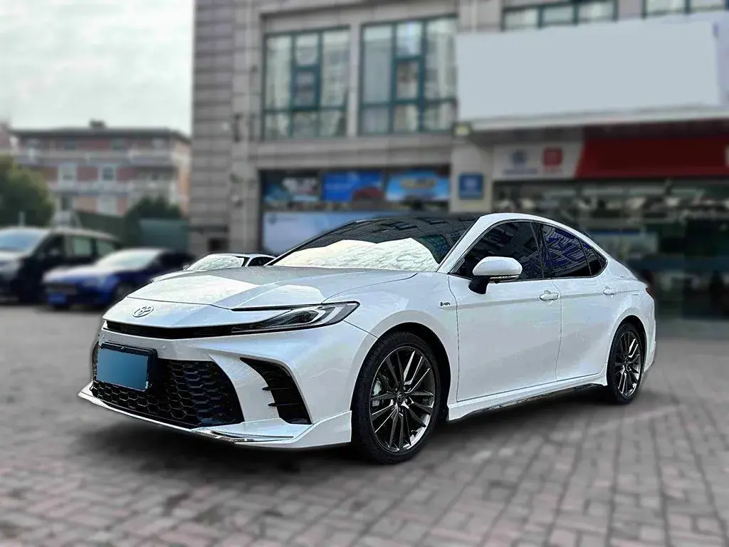 2024 Toyota Camry 2.0L 152HP L4 E-CVT Hybrid