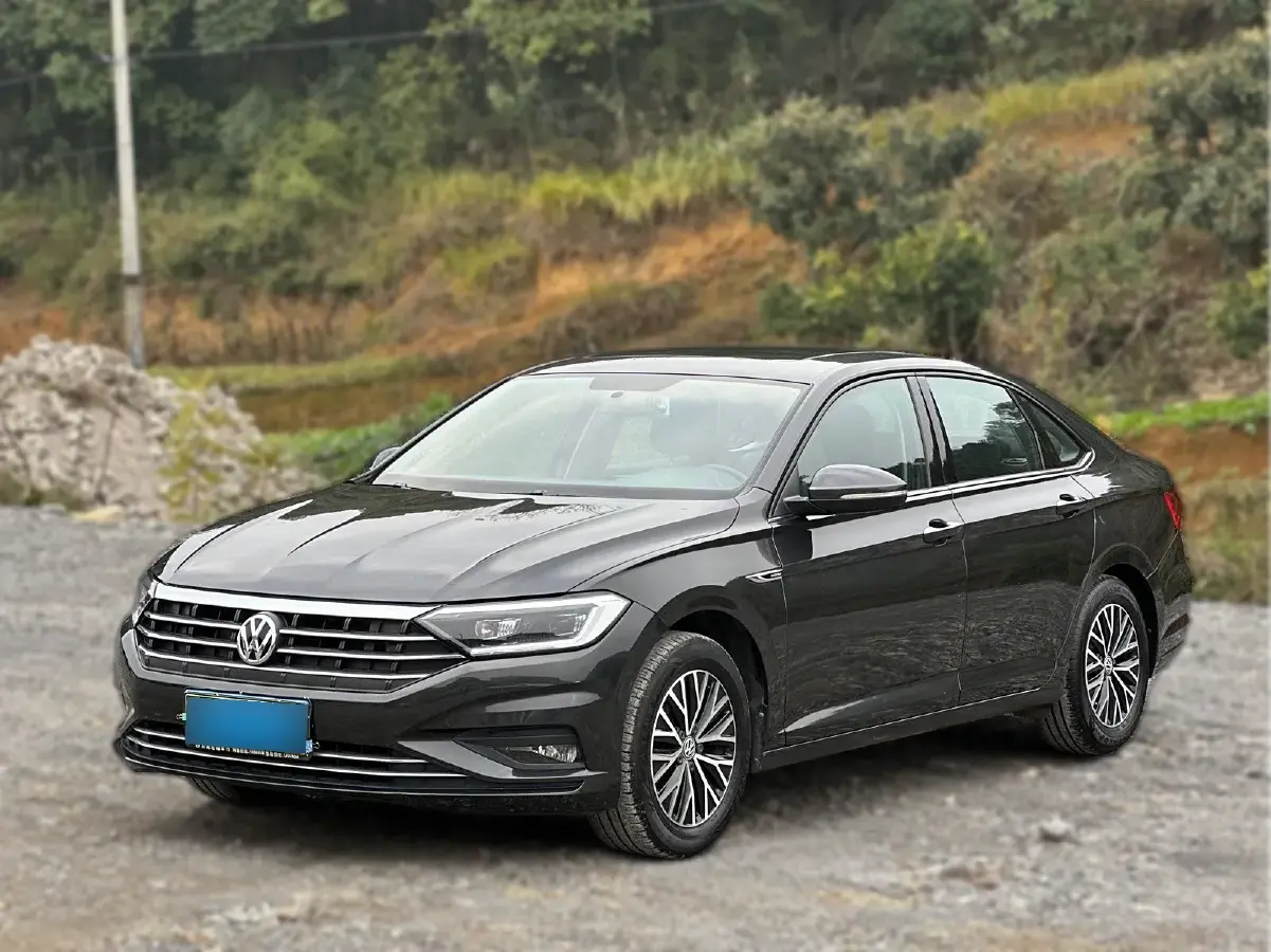 2021 Volkswagen Sagitar 1.2T 116HP L4 7DCT