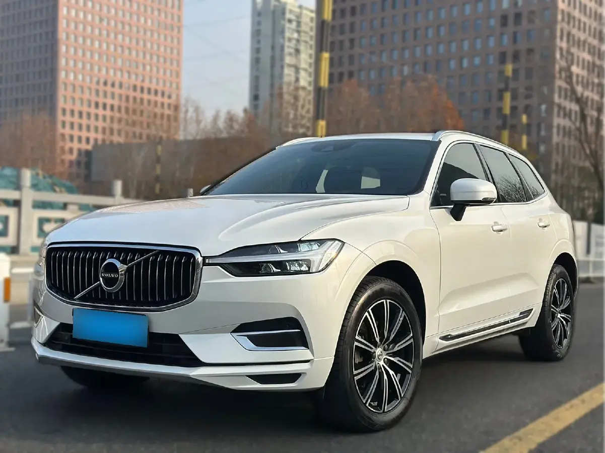 2021 Volvo XC60 2.0T 250HP L4 8AT