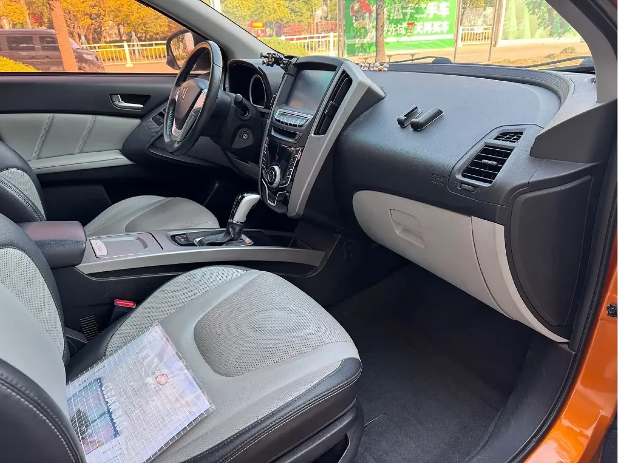 2014 Luxgen 6 SUV 1.8T 158HP L4 5AT,autocango,china used car exporter,china ev exporter,chinese used car exporter,chinese used ev exporter