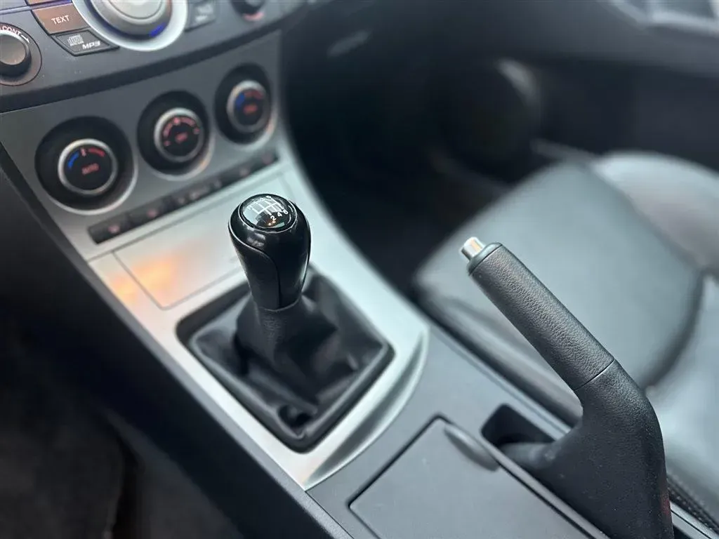 2010 Mazda 3 2.0L 147HP L4 6MT,autocango,china used car exporter,china ev exporter,chinese used car exporter,chinese used ev exporter