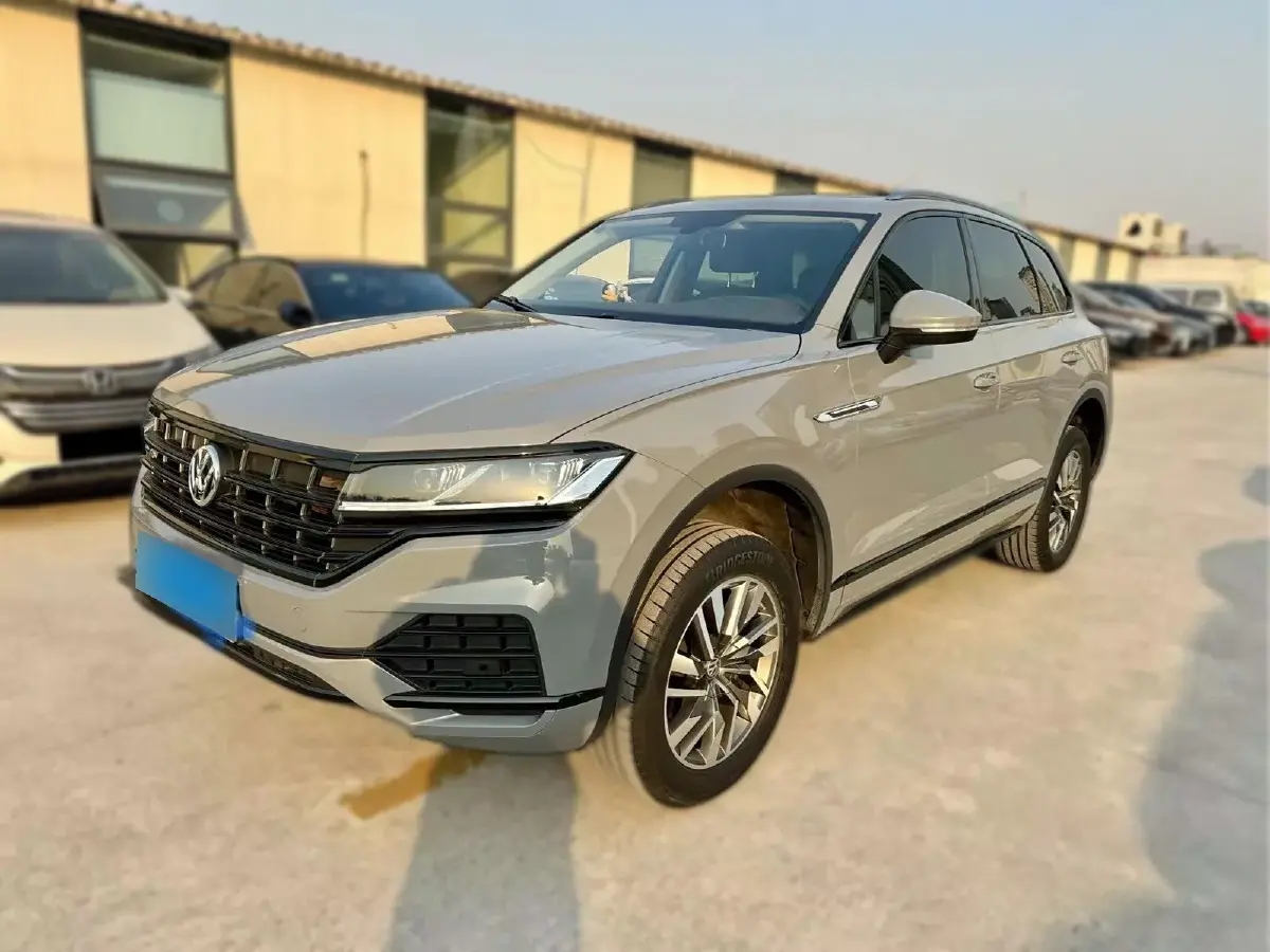 2019 Volkswagen Touareg 2.0T 245HP L4 8AT