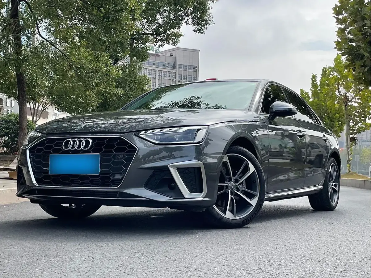 2022 Audi A4L 2.0T 190HP L4 7DCT