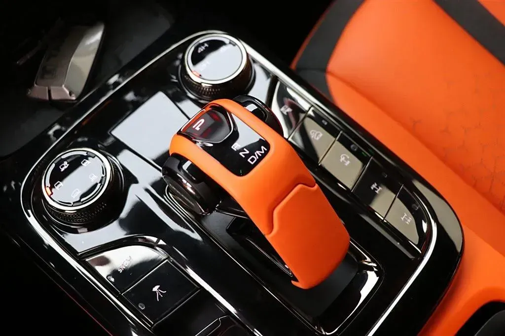 2023 Cyberspace 300 2.0T 227HP L4 8AT,autocango,china used car exporter,china ev exporter,chinese used car exporter,chinese used ev exporter