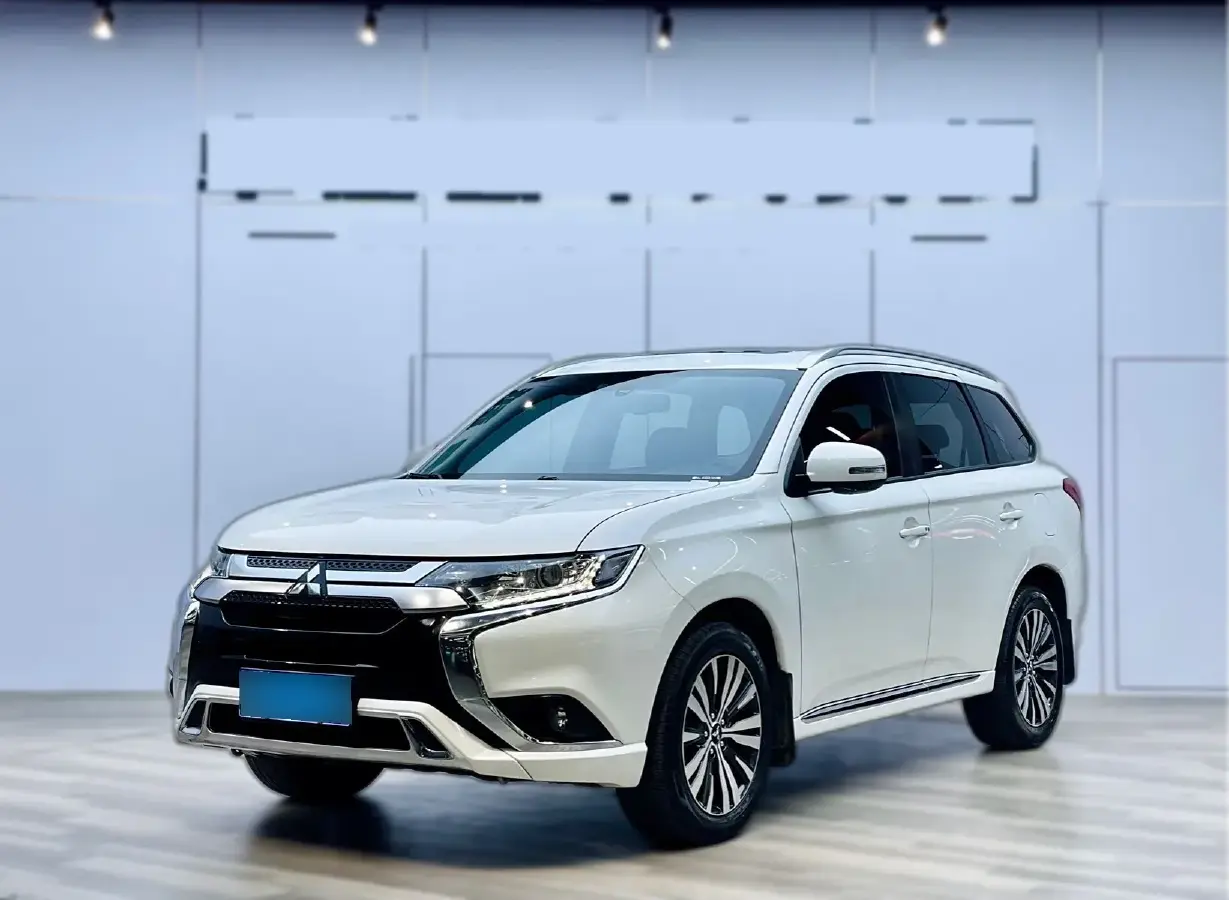 2021 Mitsubishi Outlander 2.0L 166HP L4 CVT
