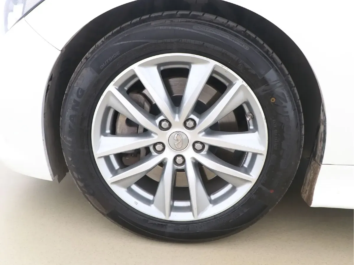 2014 Infiniti Q50 3.7L 351HP V6 7AT,autocango,china used car exporter,china ev exporter,chinese used car exporter,chinese used ev exporter