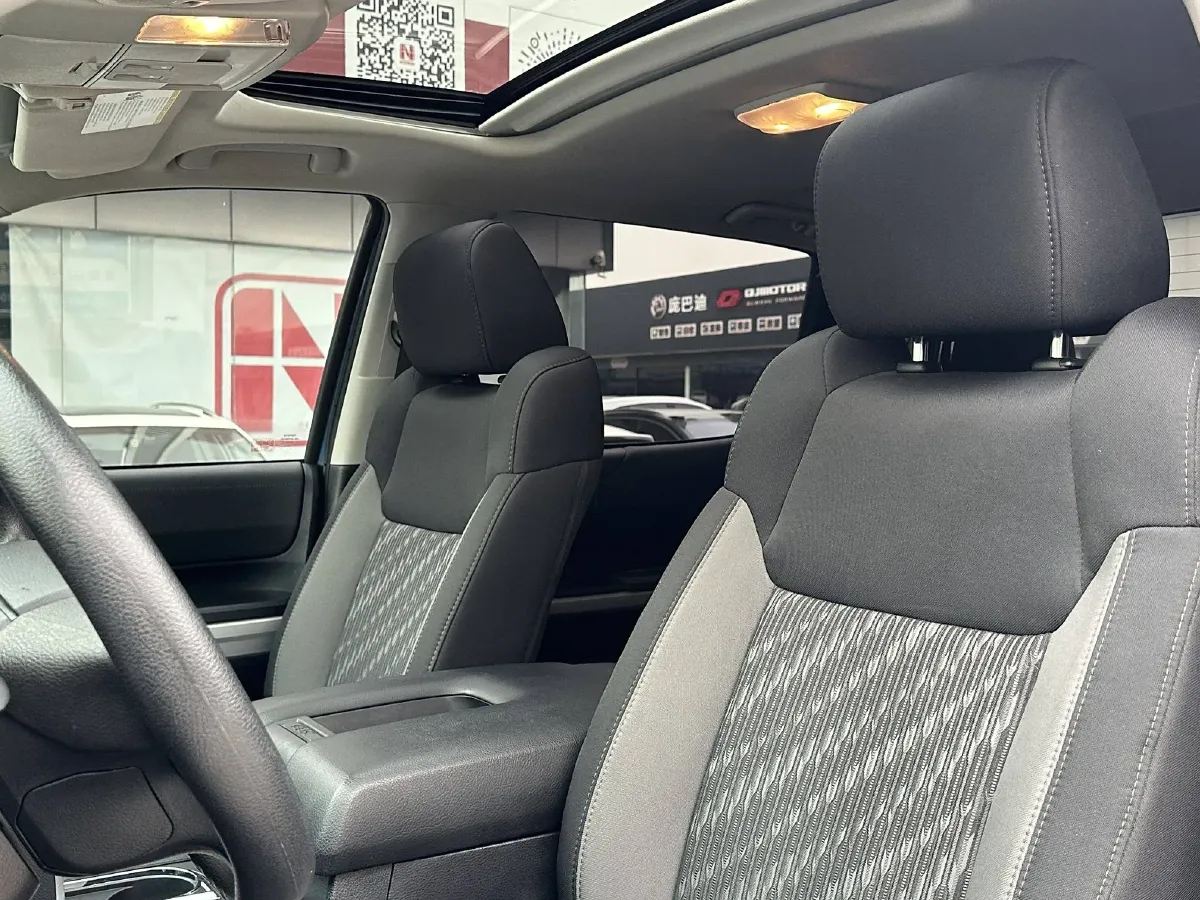 2014 Toyota Tundra 5.7L 386HP V8 6AT,autocango,china used car exporter,china ev exporter,chinese used car exporter,chinese used ev exporter