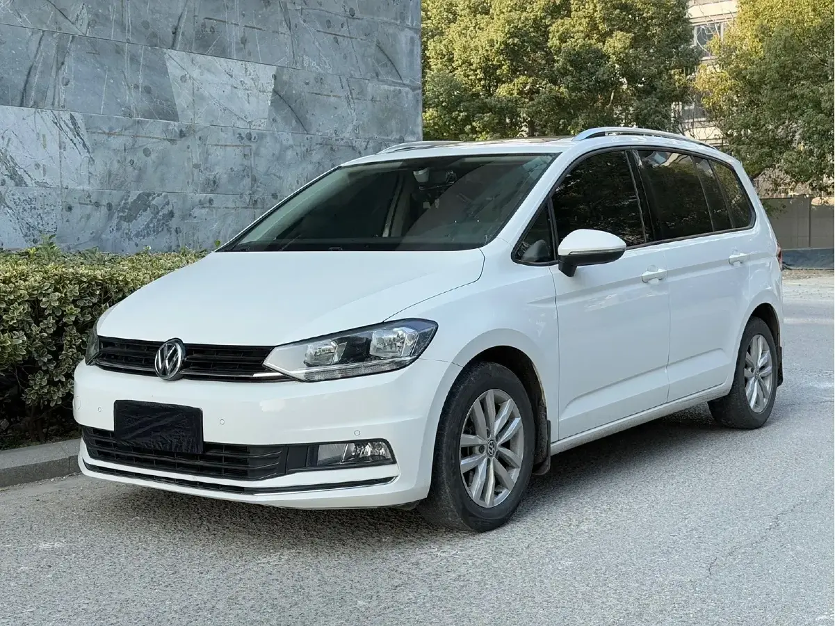 2018 Volkswagen Touran 1.4T 150HP L4 7DCT