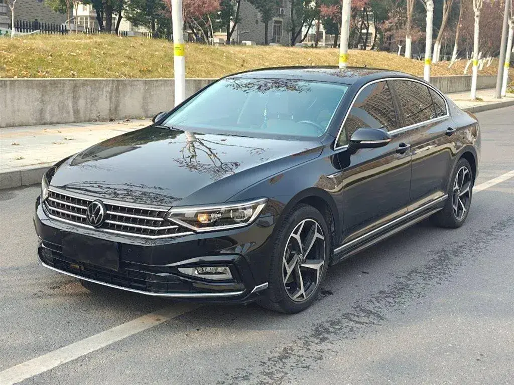 2023 Volkswagen Magotan 2.0T 186HP L4 7DCT