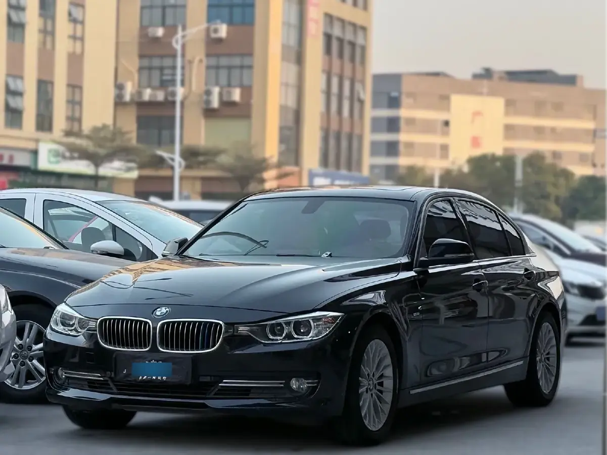 2013 BMW 3 Series 2.0T 184HP L4 8AT