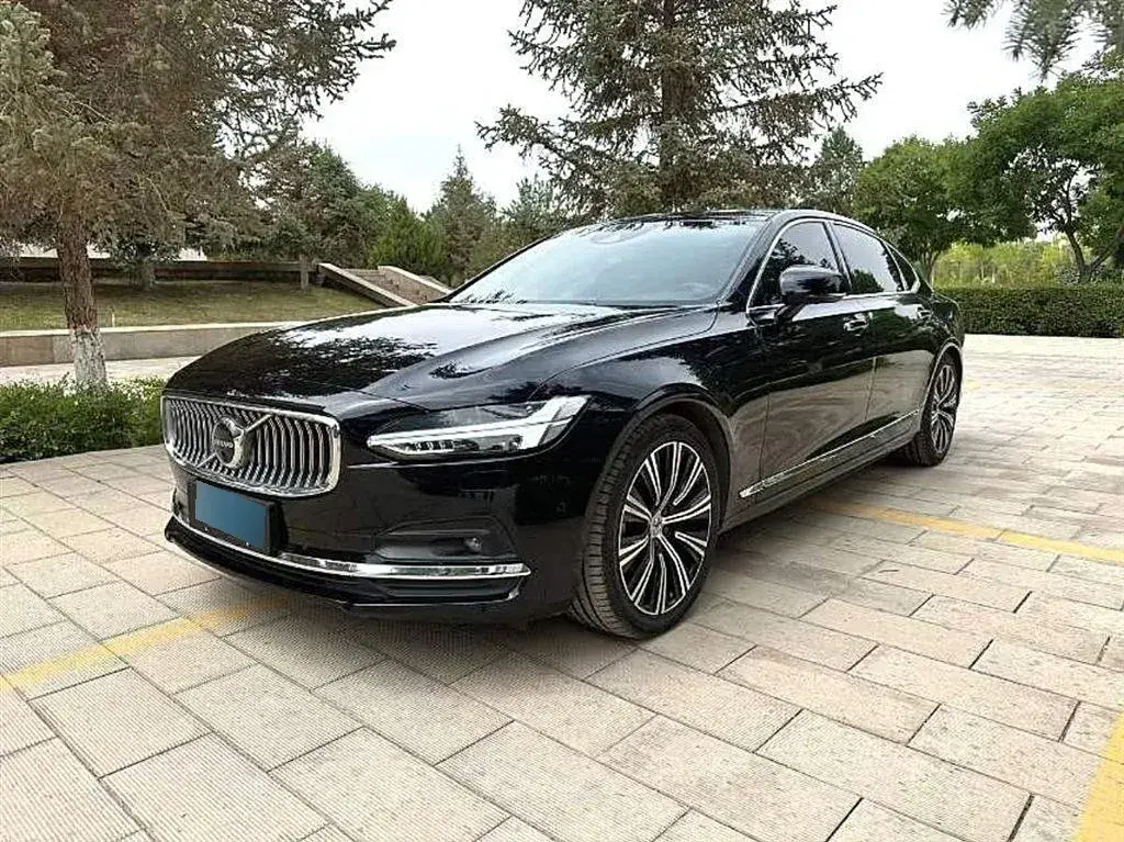 2020 Volvo S90 2.0T 254HP L4 8AT