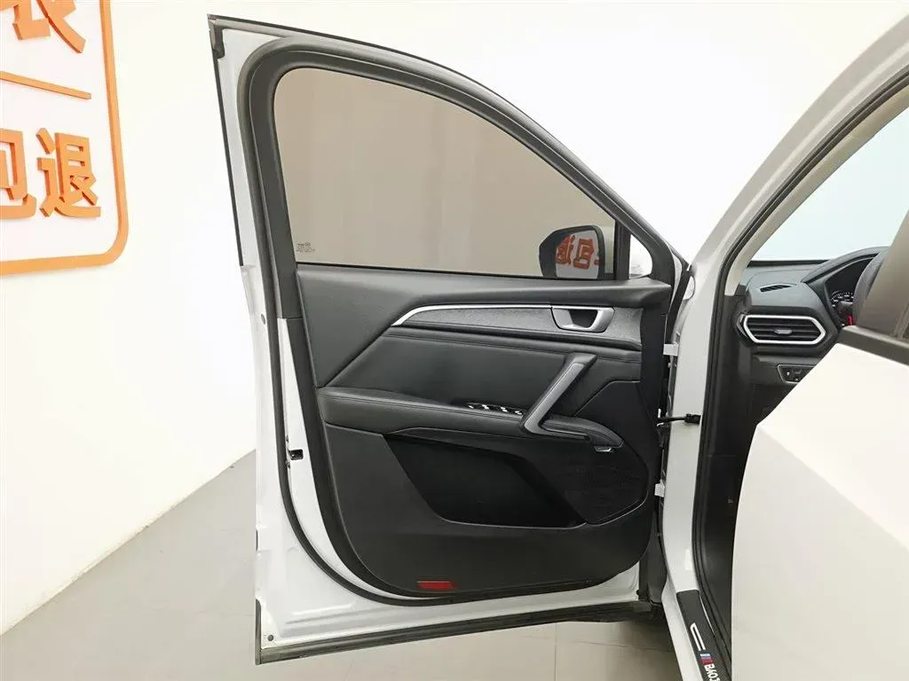 2019 BaoJun RS-5 1.5T 147HP L4 CVT,autocango,china used car exporter,china ev exporter,chinese used car exporter,chinese used ev exporter