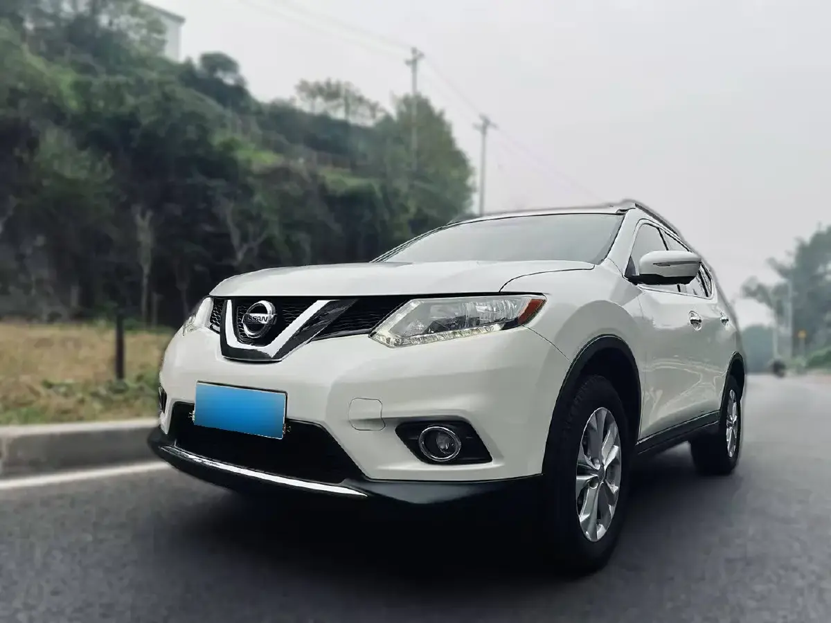 2015 Nissan X-Trail 2.0L 150HP L4 CVT