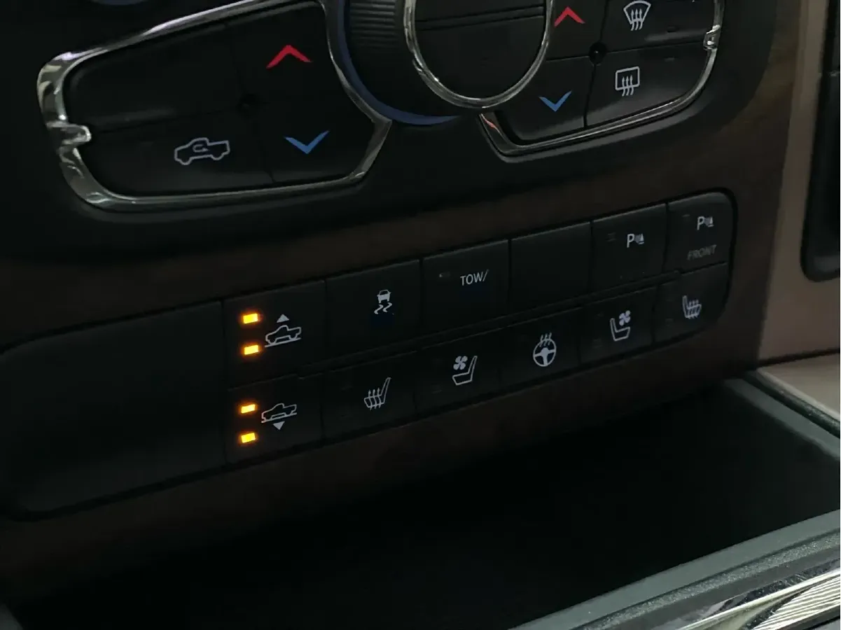 2011 RAM Trucks 5.7L 395HP V8 5AT,autocango,china used car exporter,china ev exporter,chinese used car exporter,chinese used ev exporter