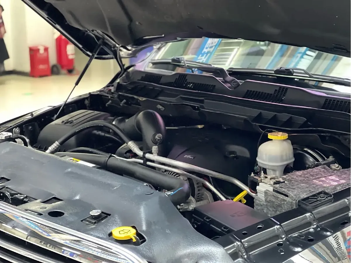 2011 RAM Trucks 5.7L 395HP V8 5AT,autocango,china used car exporter,china ev exporter,chinese used car exporter,chinese used ev exporter