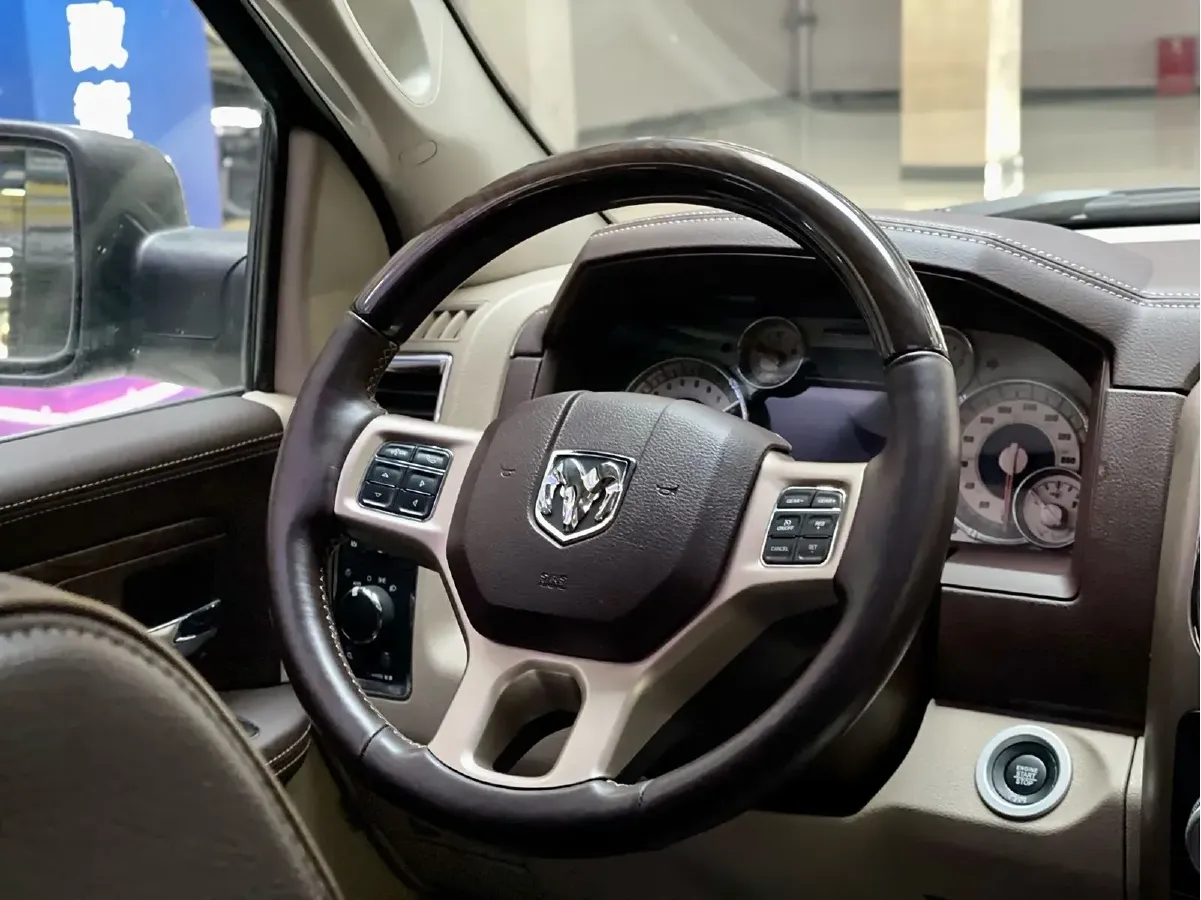 2011 RAM Trucks 5.7L 395HP V8 5AT,autocango,china used car exporter,china ev exporter,chinese used car exporter,chinese used ev exporter