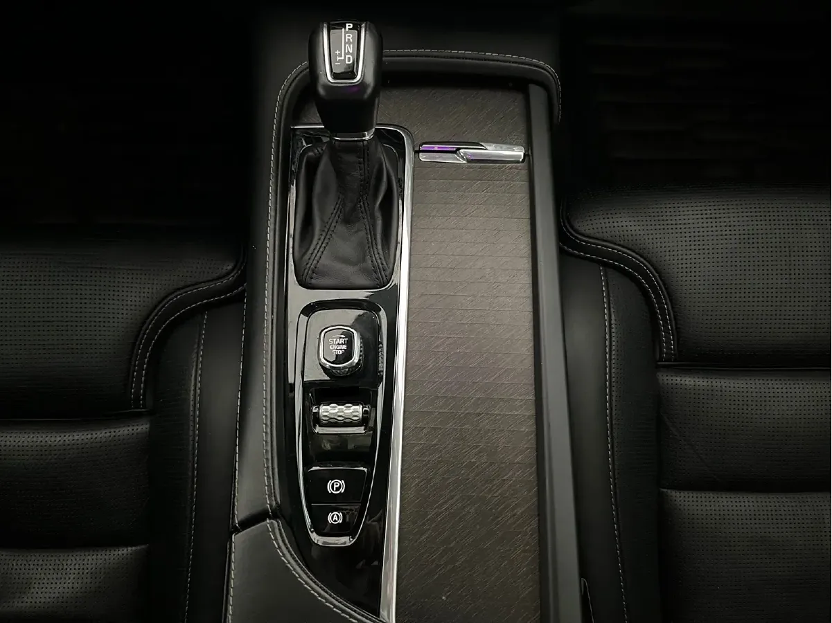 2017 Volvo V90 2.0T 254HP L4 8AT,autocango,china used car exporter,china ev exporter,chinese used car exporter,chinese used ev exporter