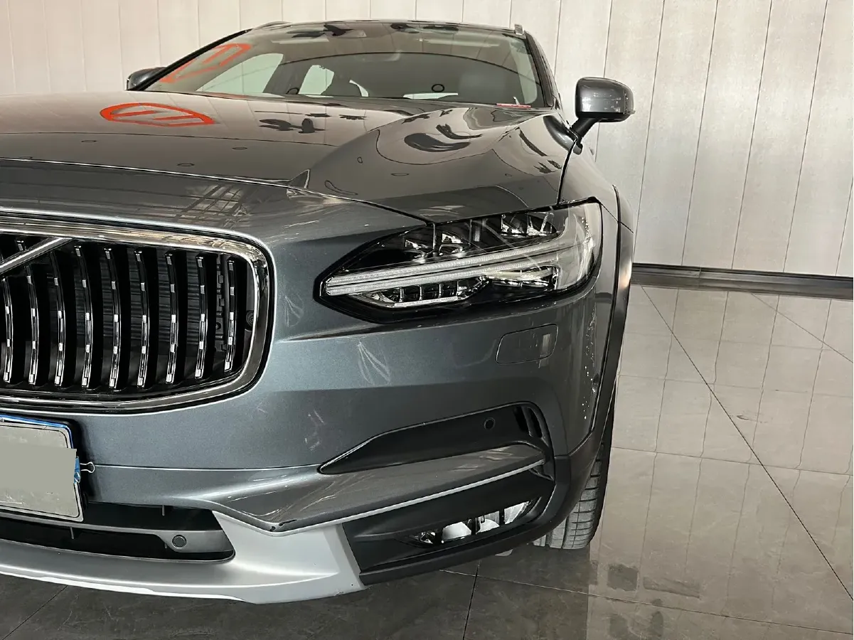 2017 Volvo V90 2.0T 254HP L4 8AT,autocango,china used car exporter,china ev exporter,chinese used car exporter,chinese used ev exporter