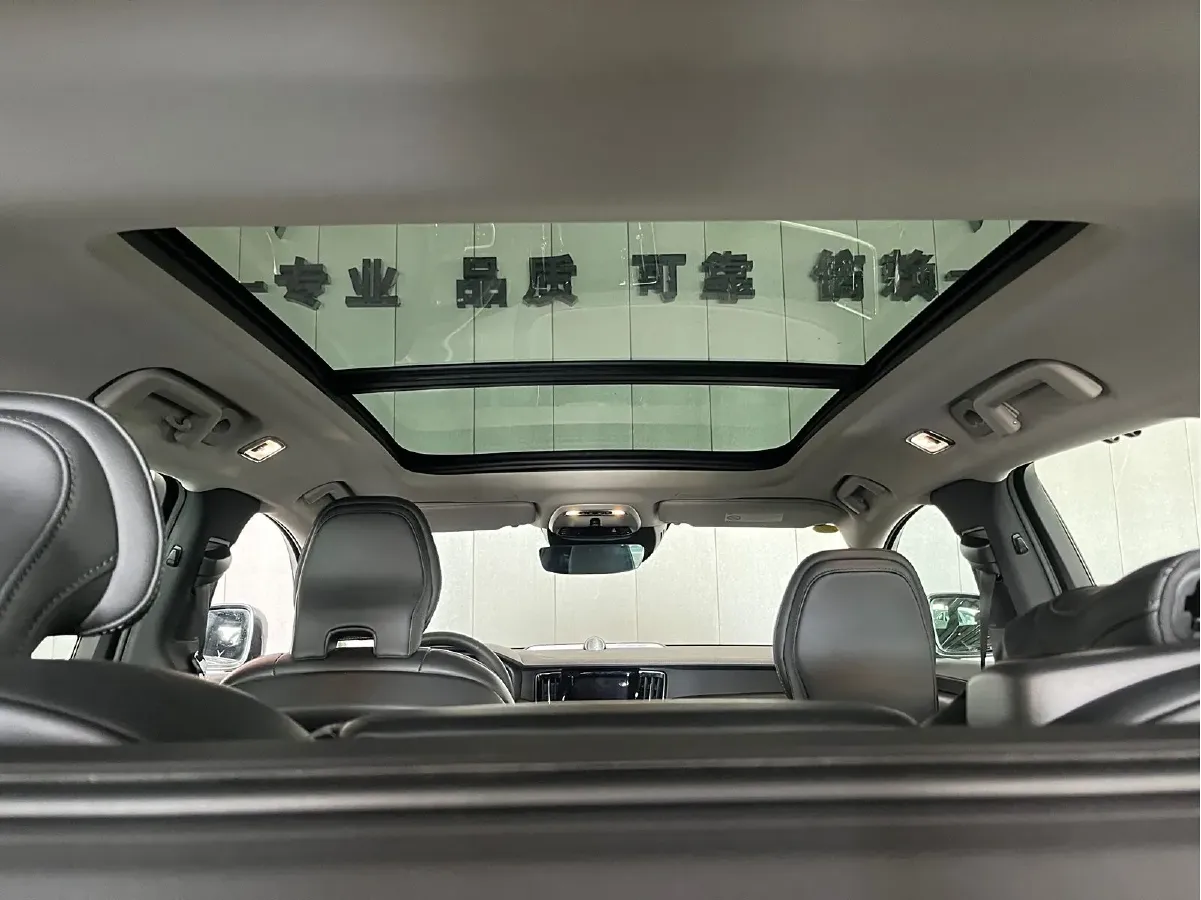 2017 Volvo V90 2.0T 254HP L4 8AT,autocango,china used car exporter,china ev exporter,chinese used car exporter,chinese used ev exporter